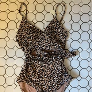 NWT AERIE WOMENS WRAP ONE PIECE SWIMSUIT